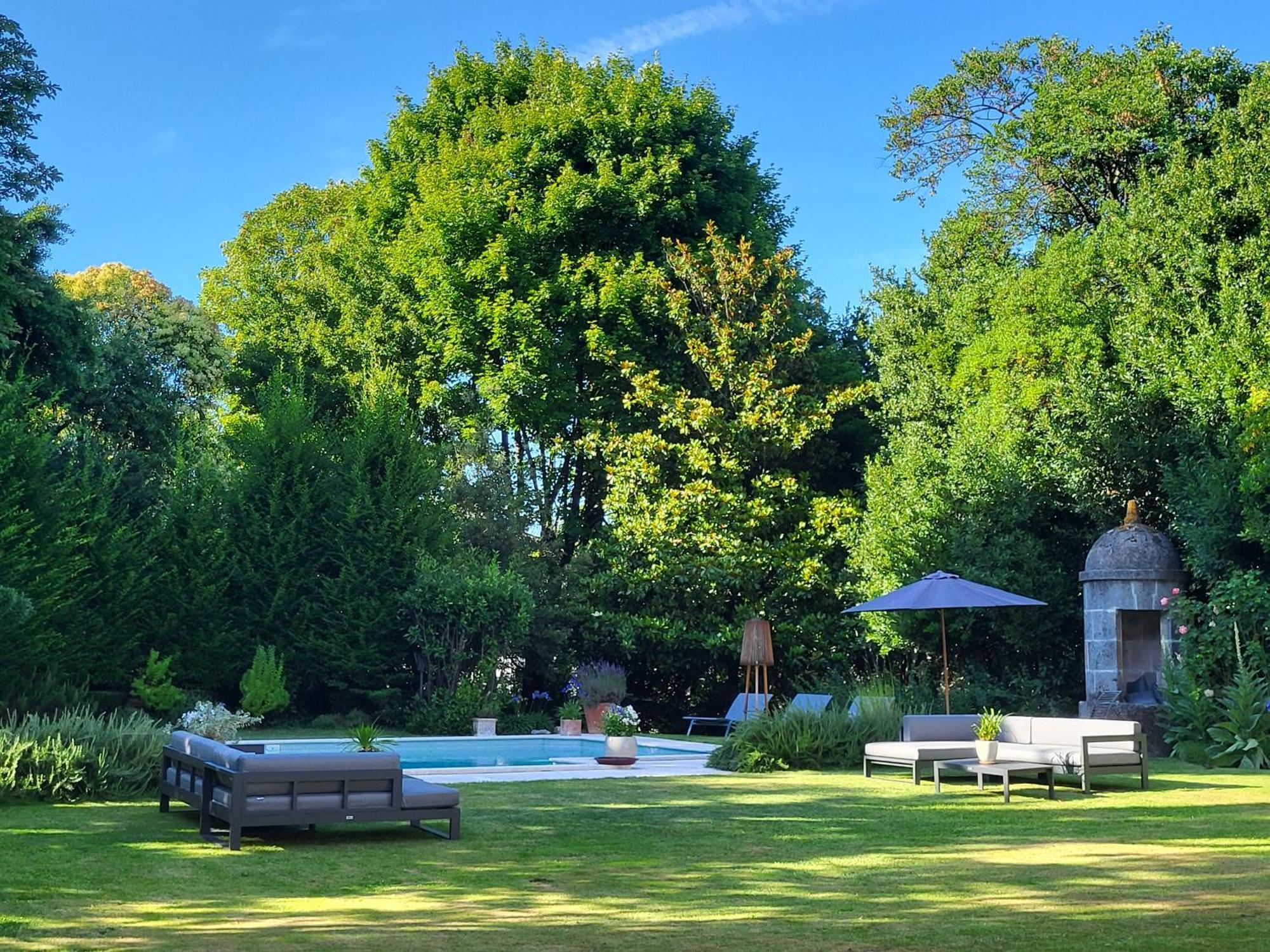 Logis Des Tourelles Bed and Breakfast Cognac Exteriör bild